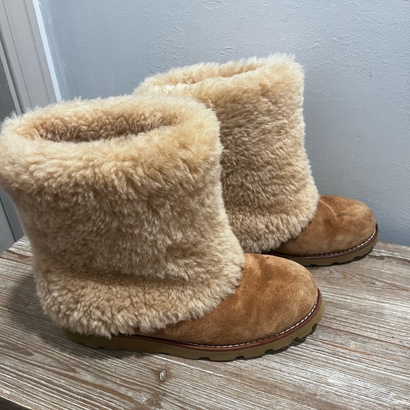 UGG Maylin Boots - Picture 3 of 8